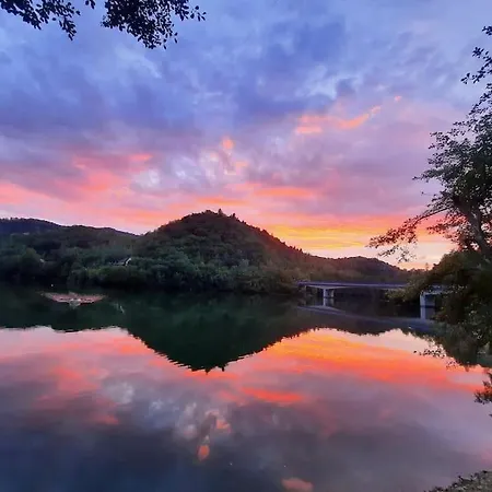 útulná Pri Vode V čarokrásnej Prírode Apartamento *