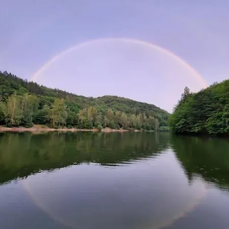 útulná Pri Vode V čarokrásnej Prírode Apartamento