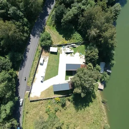 útulná Pri Vode V čarokrásnej Prírode Košická Belá