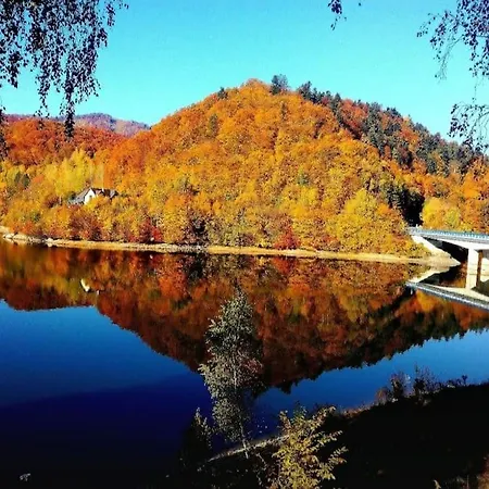 útulná Pri Vode V čarokrásnej Prírode Košická Belá