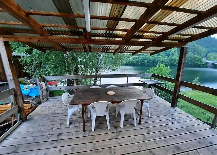 Utulna Pri Vode V Carokrasnej Prirode Apartmán *