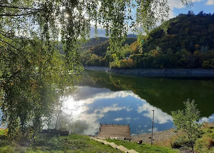 Utulna Pri Vode V Carokrasnej Prirode Košická Belá